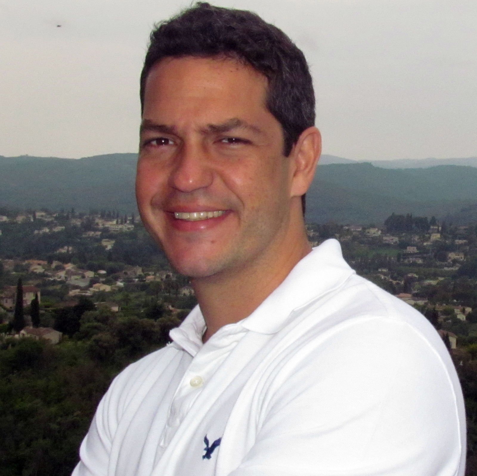 Dr. Roberto  Barreto Maia. Ortopedistas e Traumatologistas em Lauro de Freitas