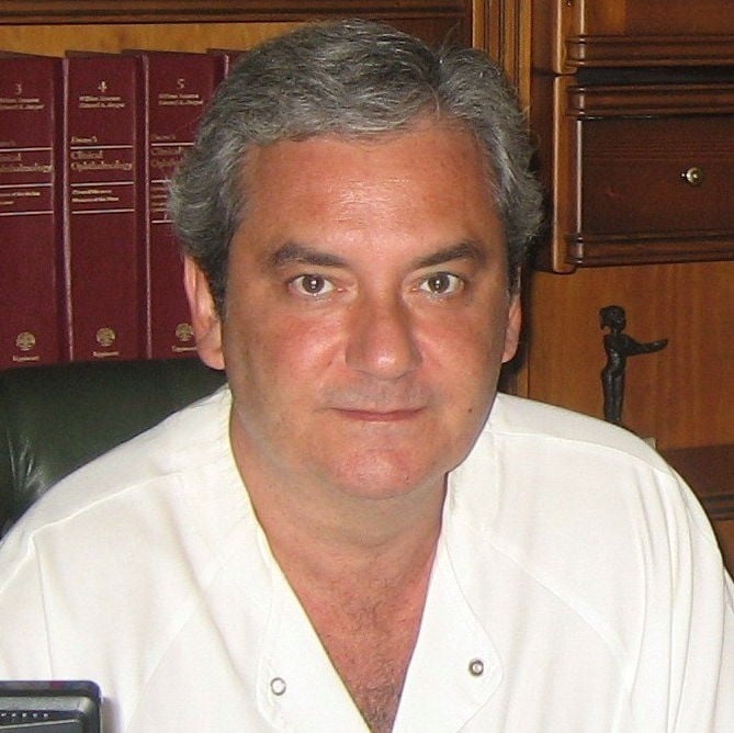 Dr. José María  Requena Jiménez. Oftalmólogos en Estepona