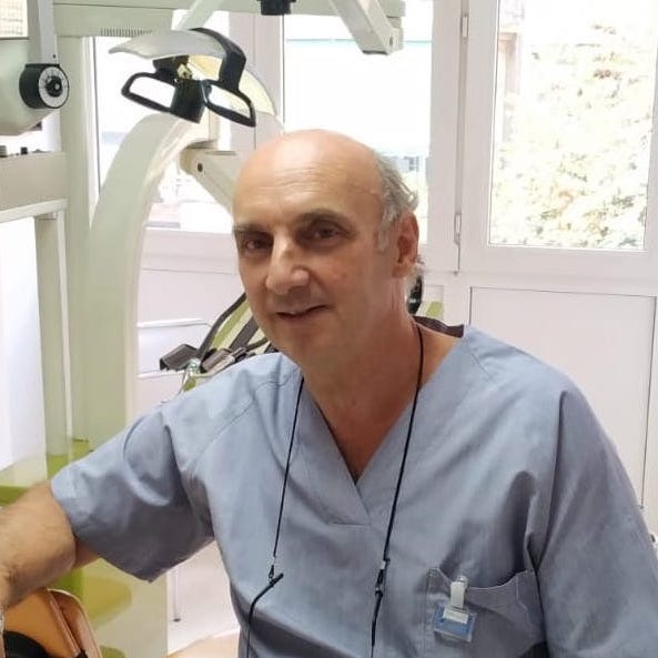 Francisco  Ballesteros De La Puerta. Dentistas en Granada