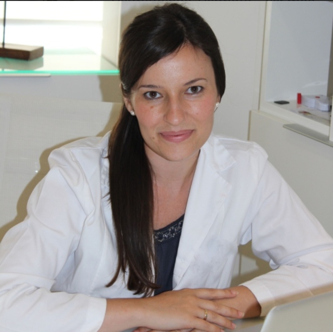 Dra. Elisabeth  Gómez Moyano. Dermatólogos en Málaga